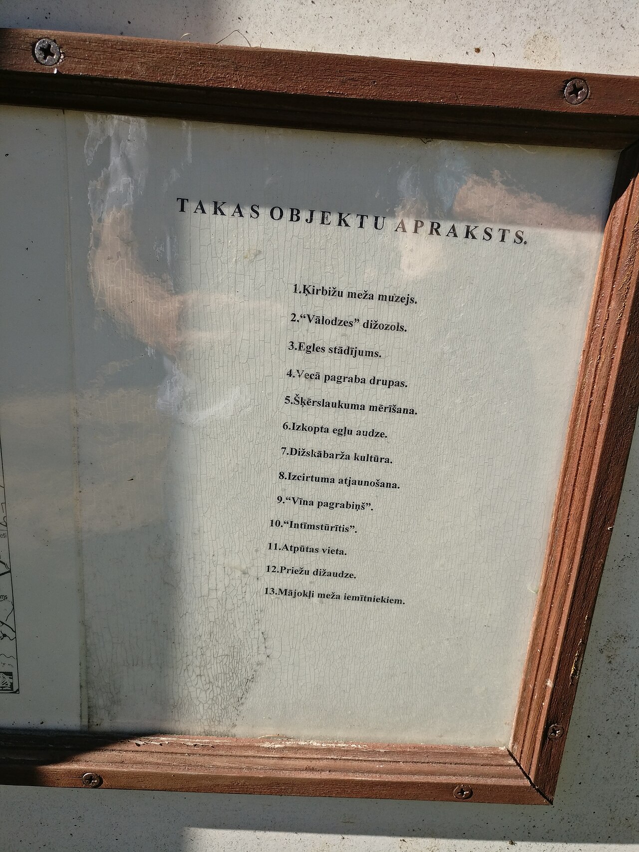 Takas apskates objektu saraksts stendā