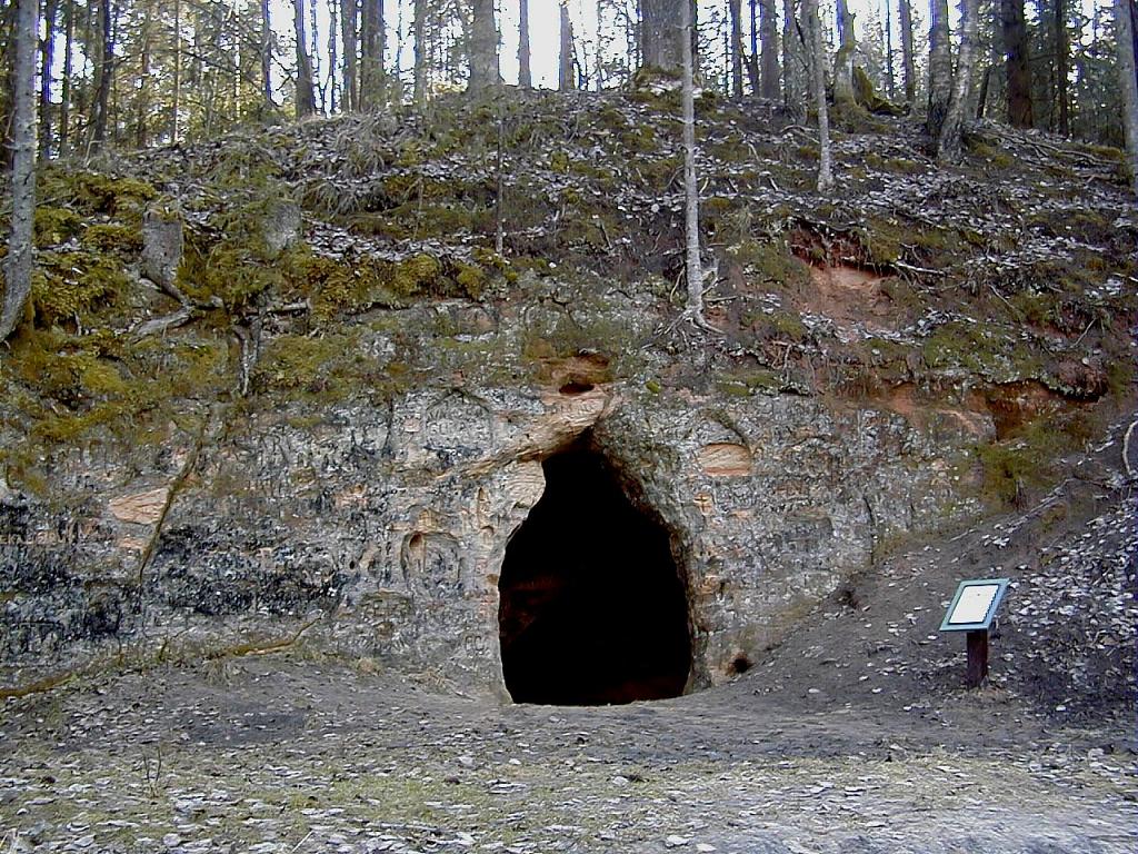 Kubeseles ala smilšakmens klintī
